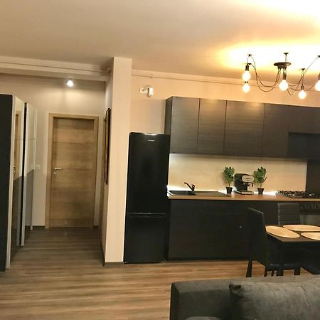 Wood Central Apartment ทิมิชัวรา ภายนอก รูปภาพ