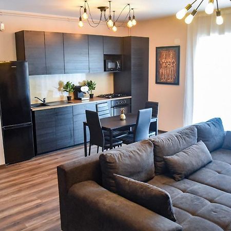Wood Central Apartment ทิมิชัวรา ภายนอก รูปภาพ
