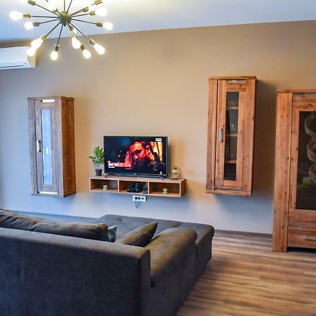 Wood Central Apartment ทิมิชัวรา ภายนอก รูปภาพ