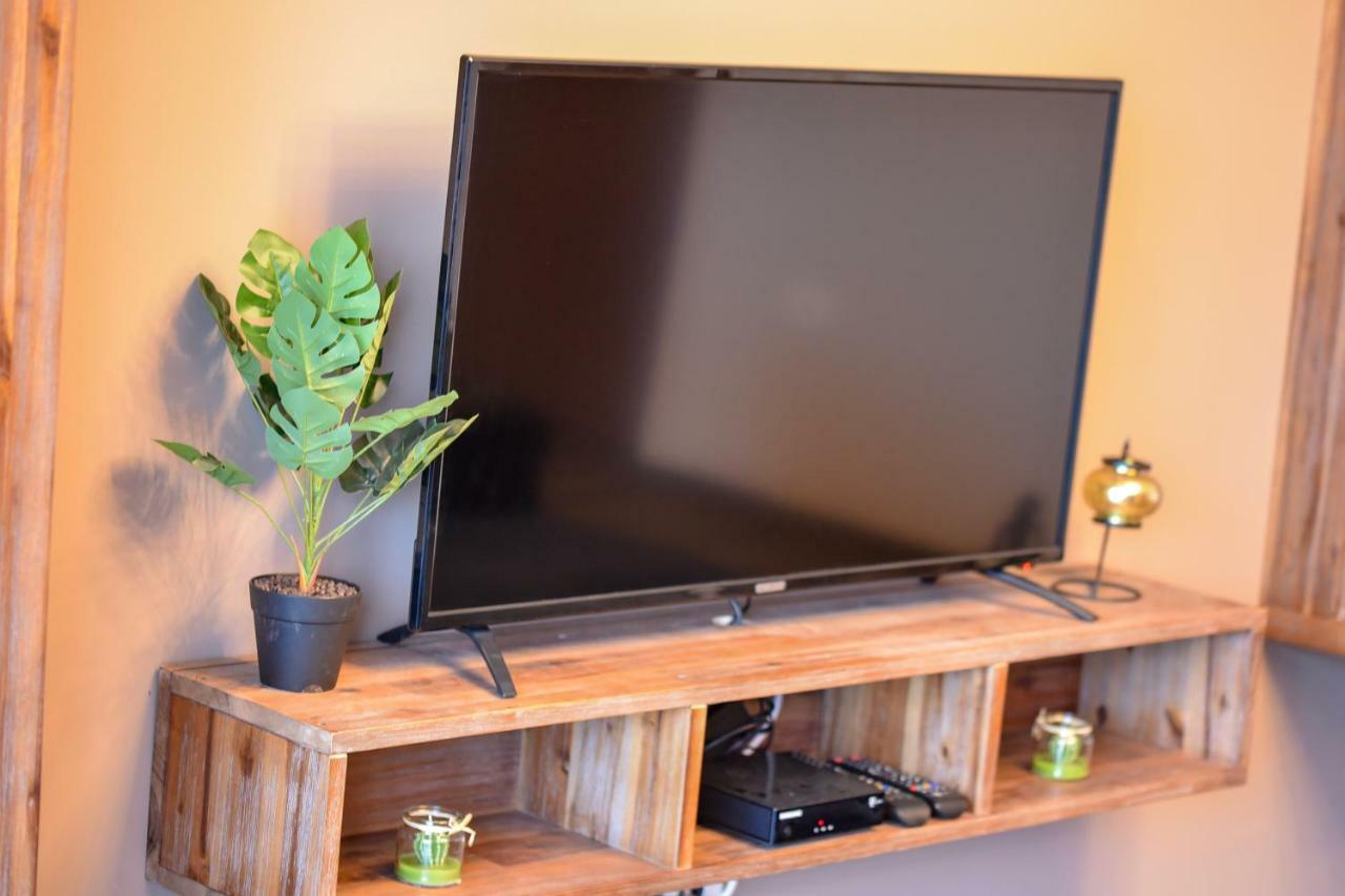 Wood Central Apartment ทิมิชัวรา ภายนอก รูปภาพ