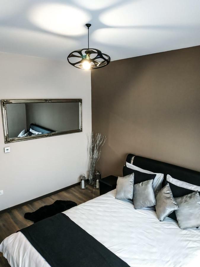 Wood Central Apartment ทิมิชัวรา ภายนอก รูปภาพ